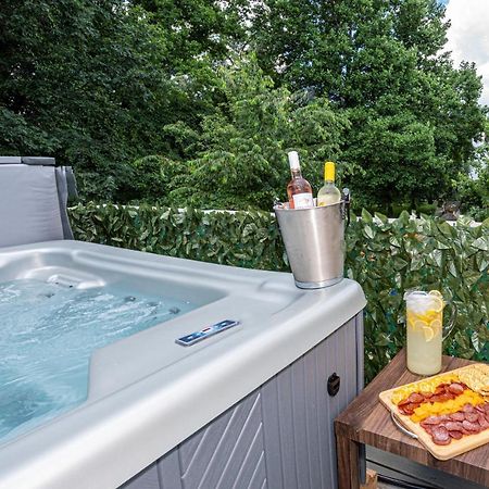 Willa Hot Tub Wifi Pool Gym Firepit Arcade Kernersville Zewnętrze zdjęcie