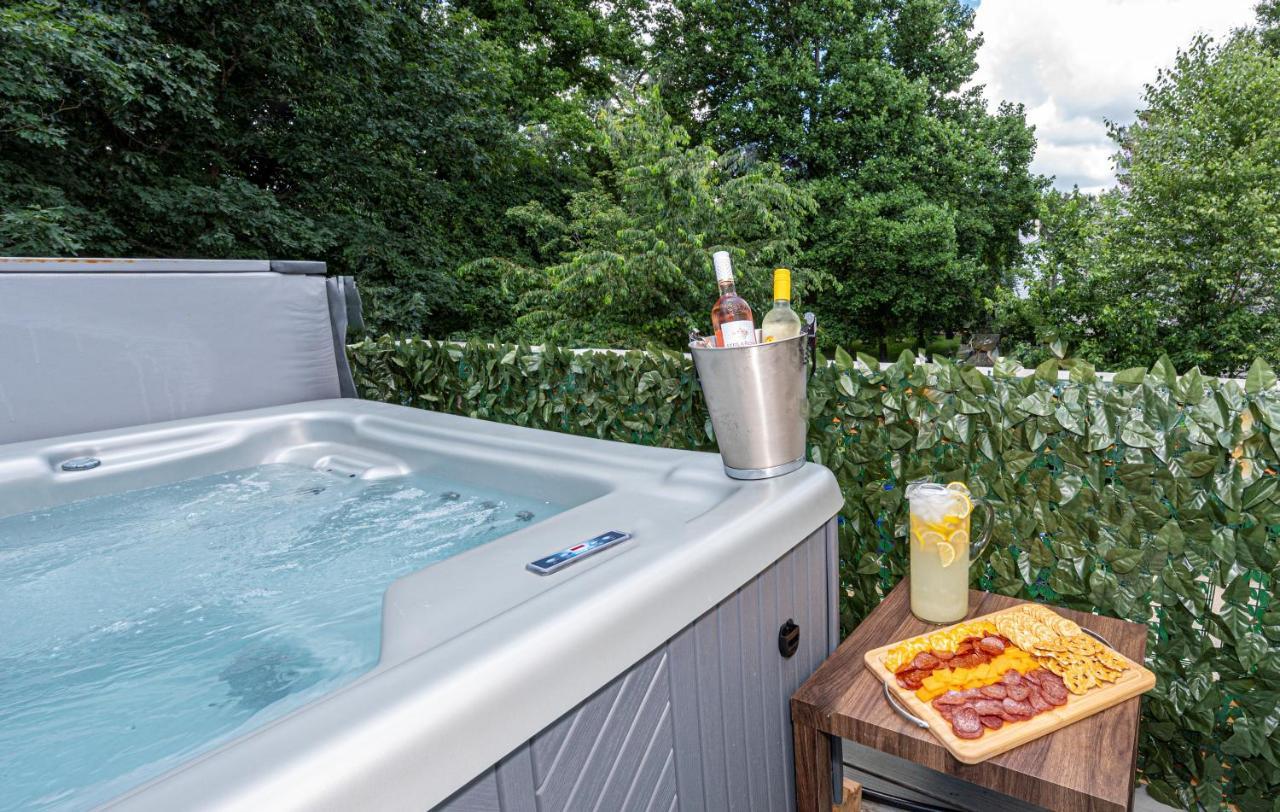 Willa Hot Tub Wifi Pool Gym Firepit Arcade Kernersville Zewnętrze zdjęcie